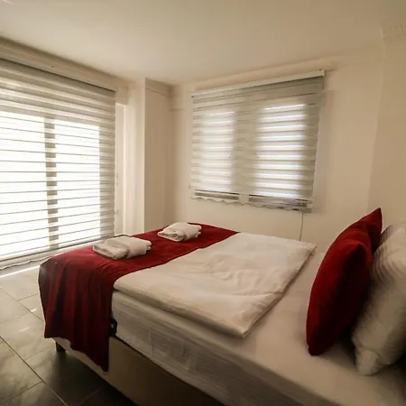 بيت للعطل Charming With Lovely View And Shared Pool In